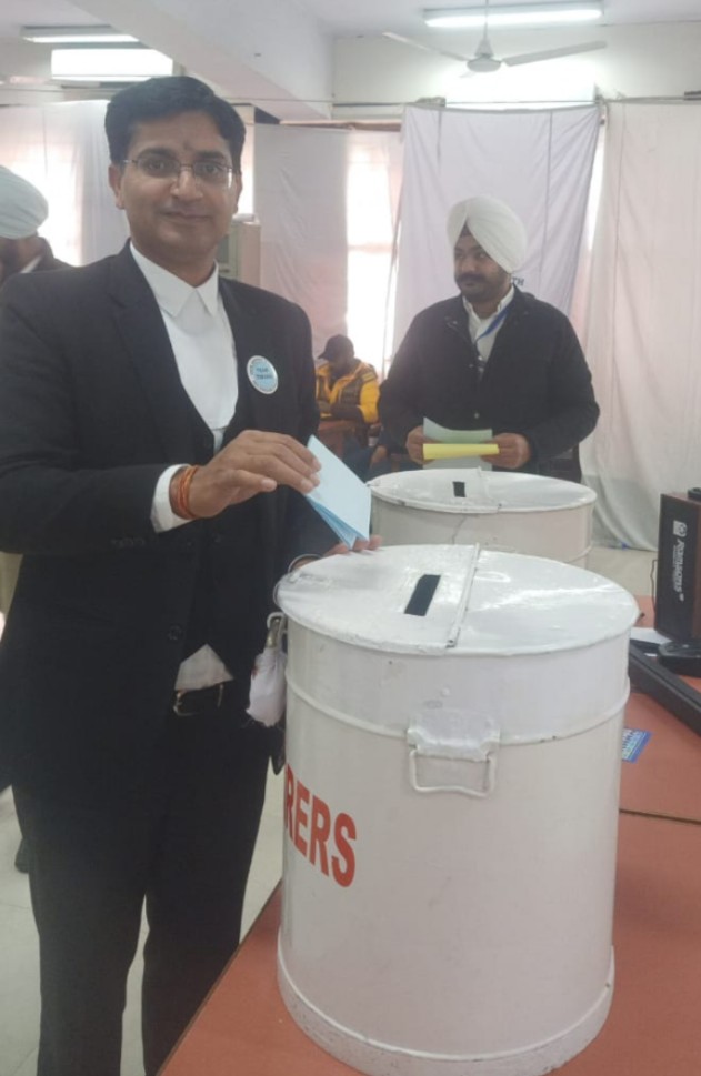 जिला बार एसोसिएशन के चुनाव के लिए मतदान संपन्न, परिणाम आज घोषित